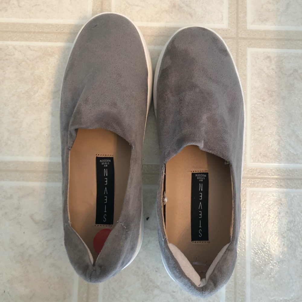 Platform sneakers